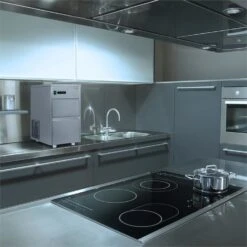 Powericer XL Eiswürfelmaschine Industrie 145W 20 Kg/d 3,5 Kg Behälter -Optimal Küchengeräte Geschäft 10013323 yy 0002 ambient Klarstein Powericer XL Ice Maker