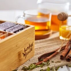 Teebox 6 Fächer 90 Teebeutel Kunststoff-Sichtfenster Bambus 10 Teebox 6 Fächer 90 Teebeutel Kunststoff-Sichtfenster Bambus -Optimal Küchengeräte Geschäft 10038069 yy 0002 logo