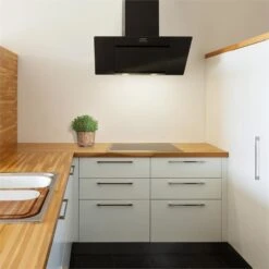 Zola Dunstabzugshaube Umluftset 90cm 635m³/h Aktivkohlefilter Schwarz -Optimal Küchengeräte Geschäft 60002282 yy 0003 ambient Klarstein Zola 90 Dunstabzugshaube